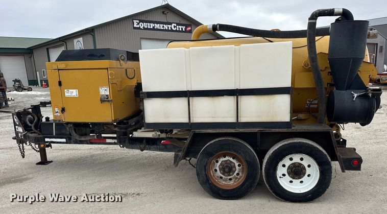 image for item EF2395 Vermeer V800LE vacuum trailer