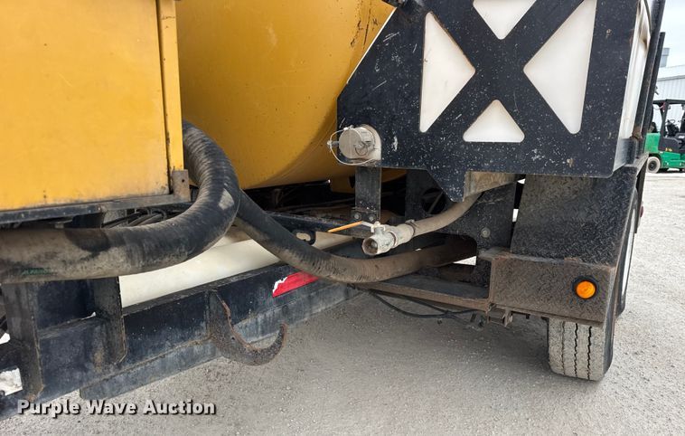 image for item EF2395 Vermeer V800LE vacuum trailer