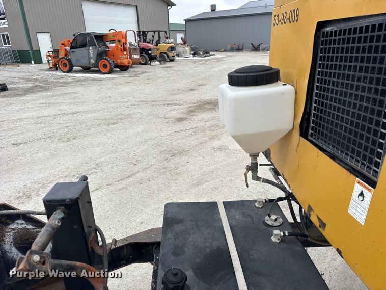 image for item EF2395 Vermeer V800LE vacuum trailer