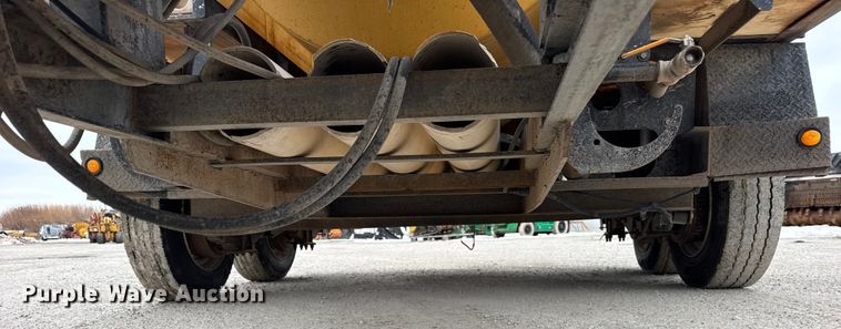 image for item EF2395 Vermeer V800LE vacuum trailer