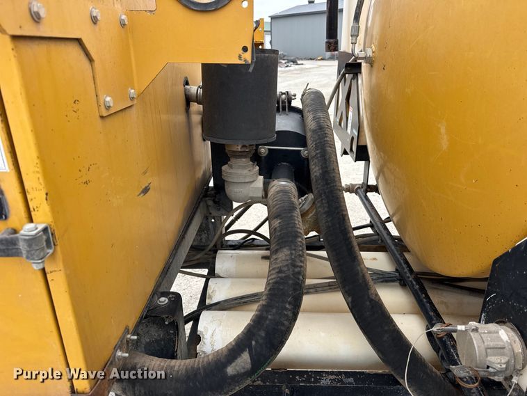 image for item EF2395 Vermeer V800LE vacuum trailer