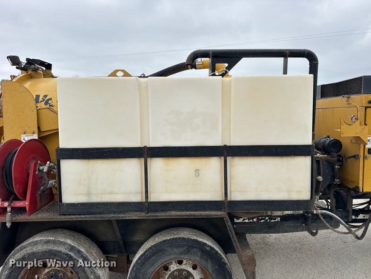 image for item EF2395 Vermeer V800LE vacuum trailer