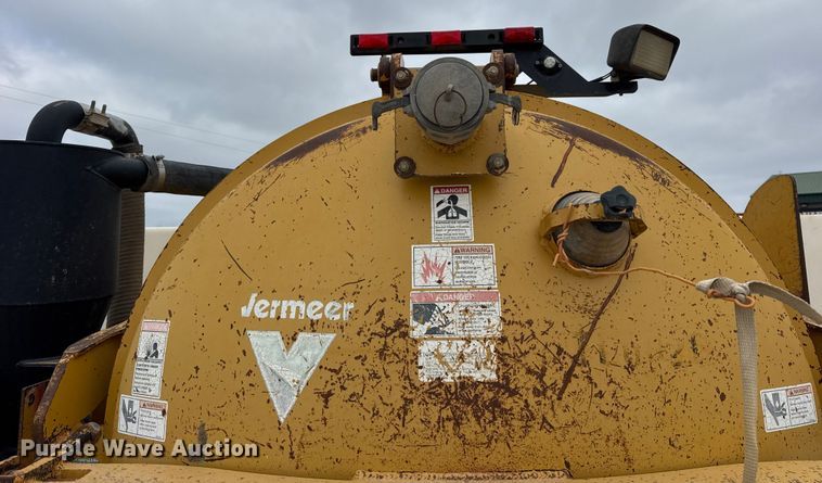 image for item EF2395 Vermeer V800LE vacuum trailer