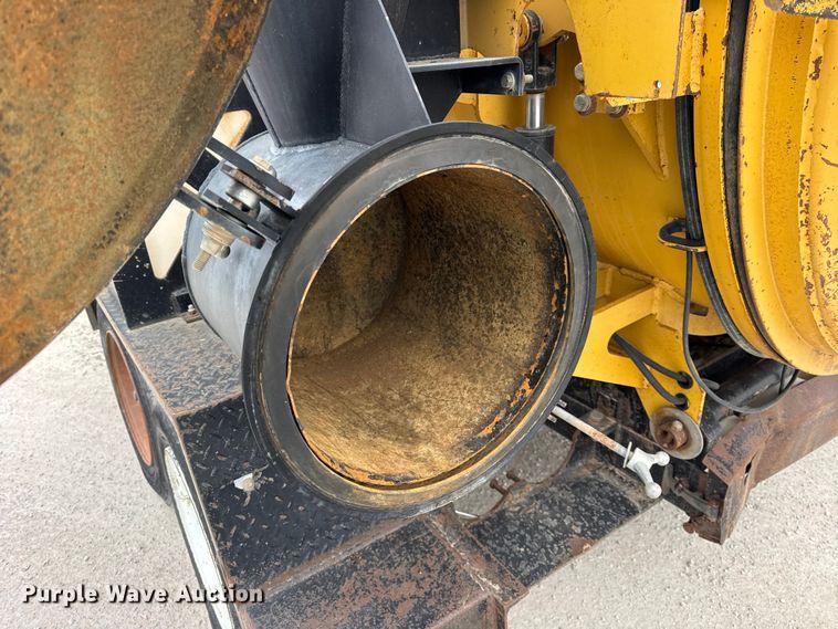 image for item EF2395 Vermeer V800LE vacuum trailer