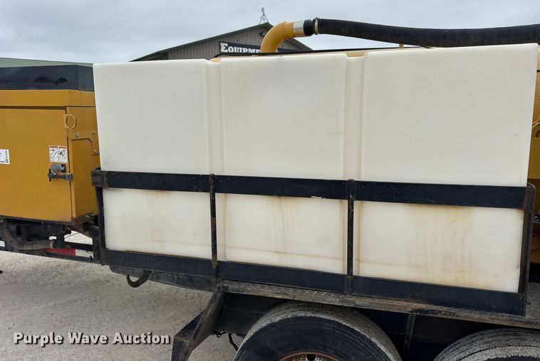 image for item EF2395 Vermeer V800LE vacuum trailer