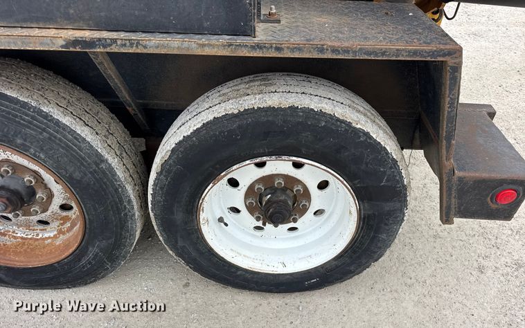 image for item EF2395 Vermeer V800LE vacuum trailer