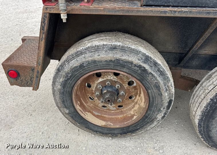 image for item EF2395 Vermeer V800LE vacuum trailer