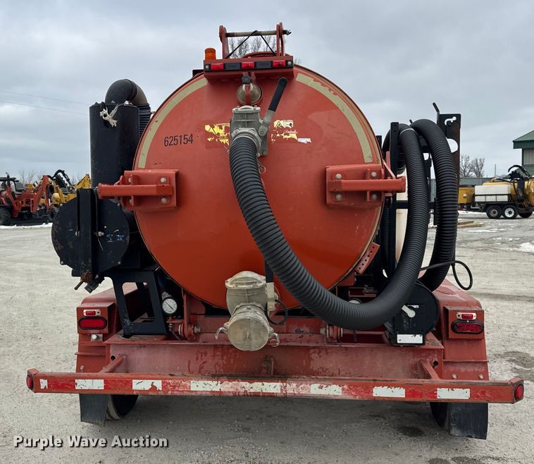 image for item EF2396 2016 Ditch Witch FX65 vacuum trailer