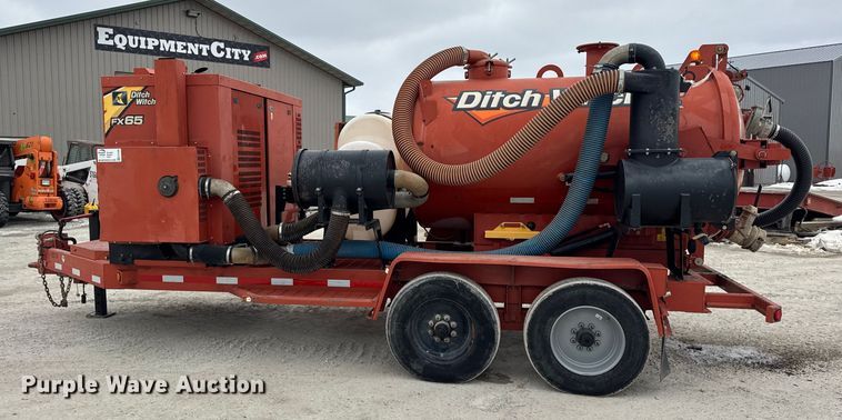 image for item EF2396 2016 Ditch Witch FX65 vacuum trailer