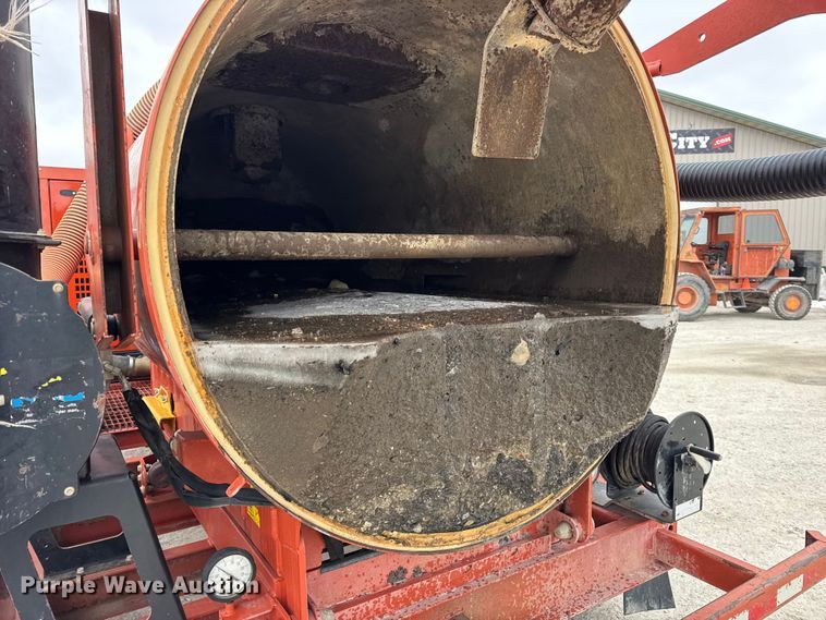 image for item EF2396 2016 Ditch Witch FX65 vacuum trailer