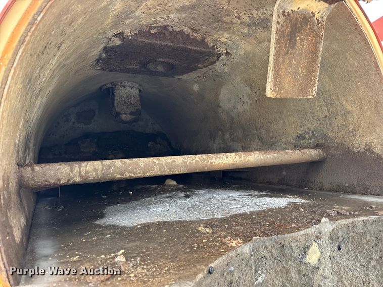 image for item EF2396 2016 Ditch Witch FX65 vacuum trailer