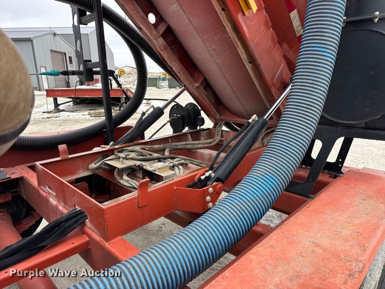 image for item EF2396 2016 Ditch Witch FX65 vacuum trailer