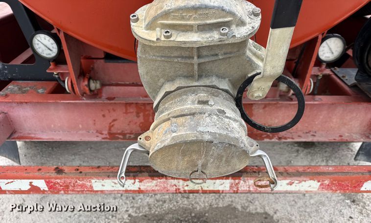 image for item EF2396 2016 Ditch Witch FX65 vacuum trailer