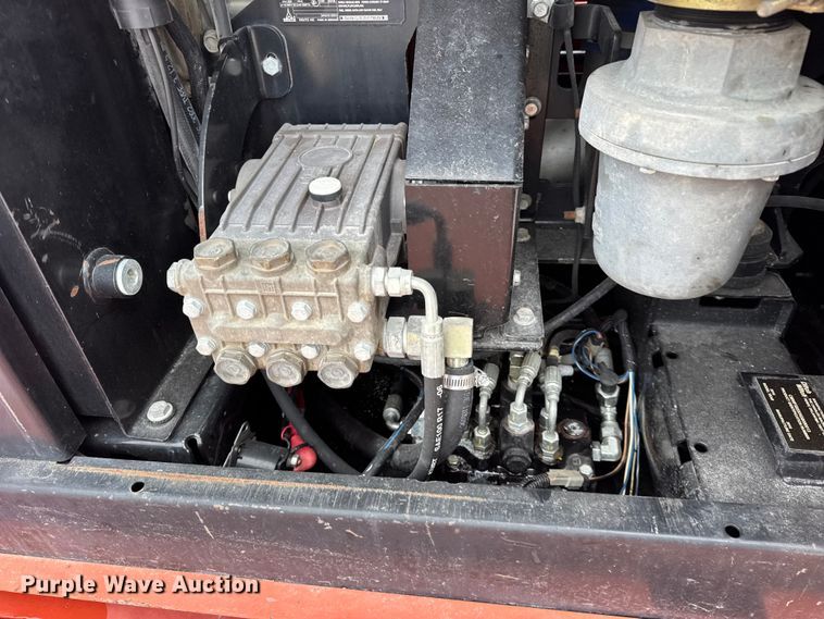 image for item EF2396 2016 Ditch Witch FX65 vacuum trailer