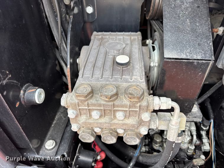 image for item EF2396 2016 Ditch Witch FX65 vacuum trailer