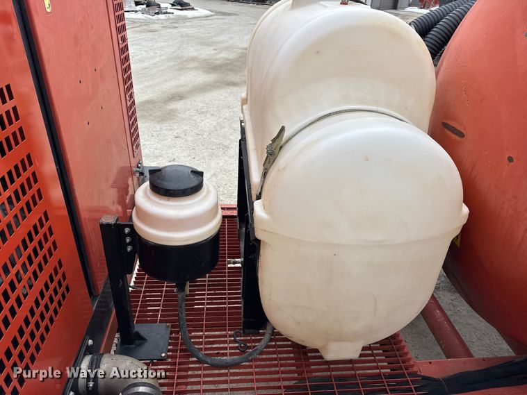 image for item EF2396 2016 Ditch Witch FX65 vacuum trailer