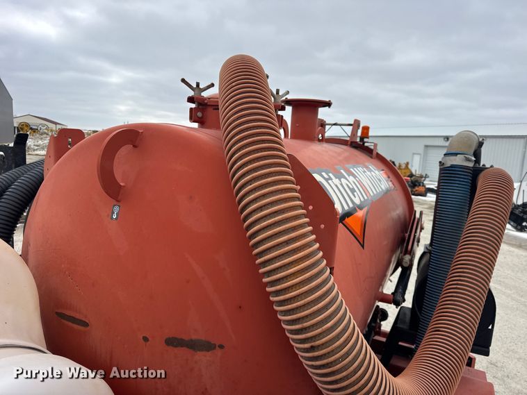 image for item EF2396 2016 Ditch Witch FX65 vacuum trailer