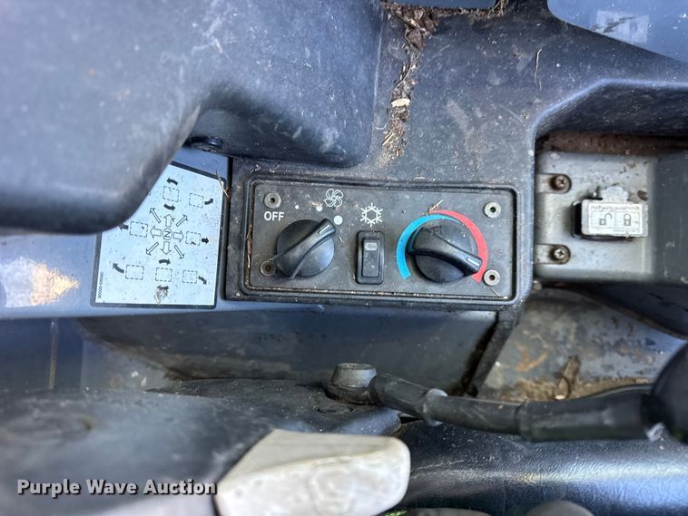 image for item EF2397 2015 Takeuchi TL12 skid steer loader