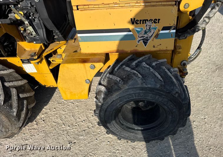 image for item EF2399 2003 Vermeer LM42 cable plow