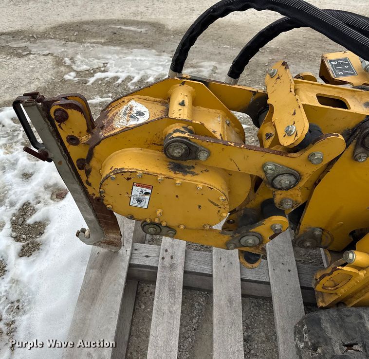 image for item EF2406 2018 Vermeer SPX25 vibratory cable plow