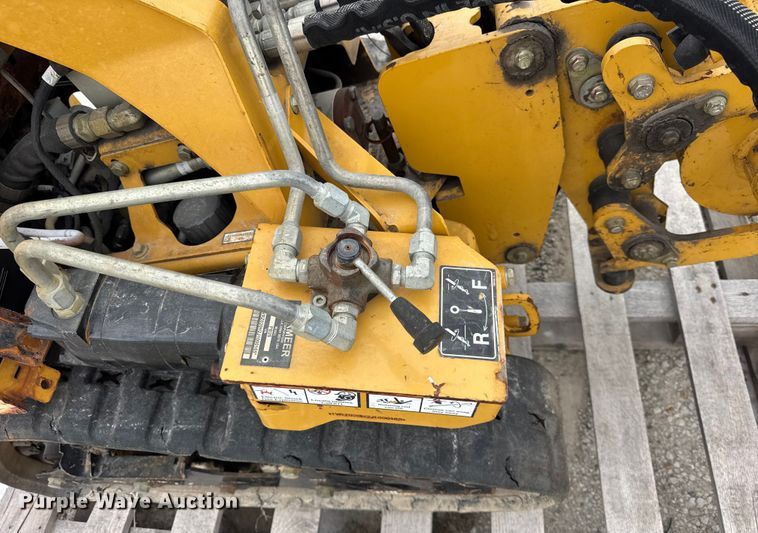 image for item EF2406 2018 Vermeer SPX25 vibratory cable plow