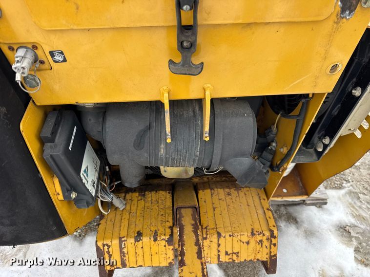 image for item EF2406 2018 Vermeer SPX25 vibratory cable plow