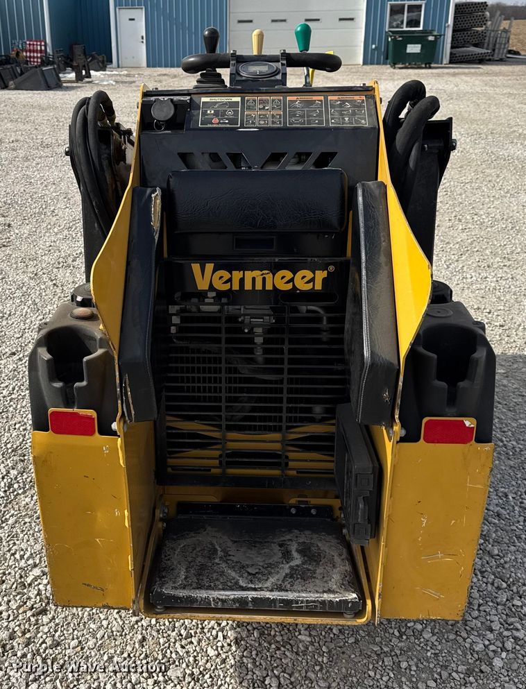 image for item EF2409 2021 Vermeer CTX100 compact utility loader