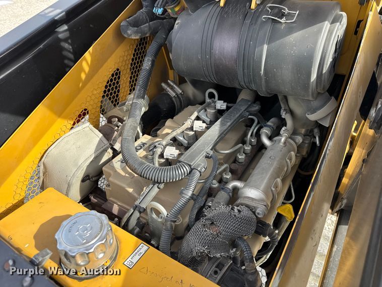 image for item EF2409 2021 Vermeer CTX100 compact utility loader