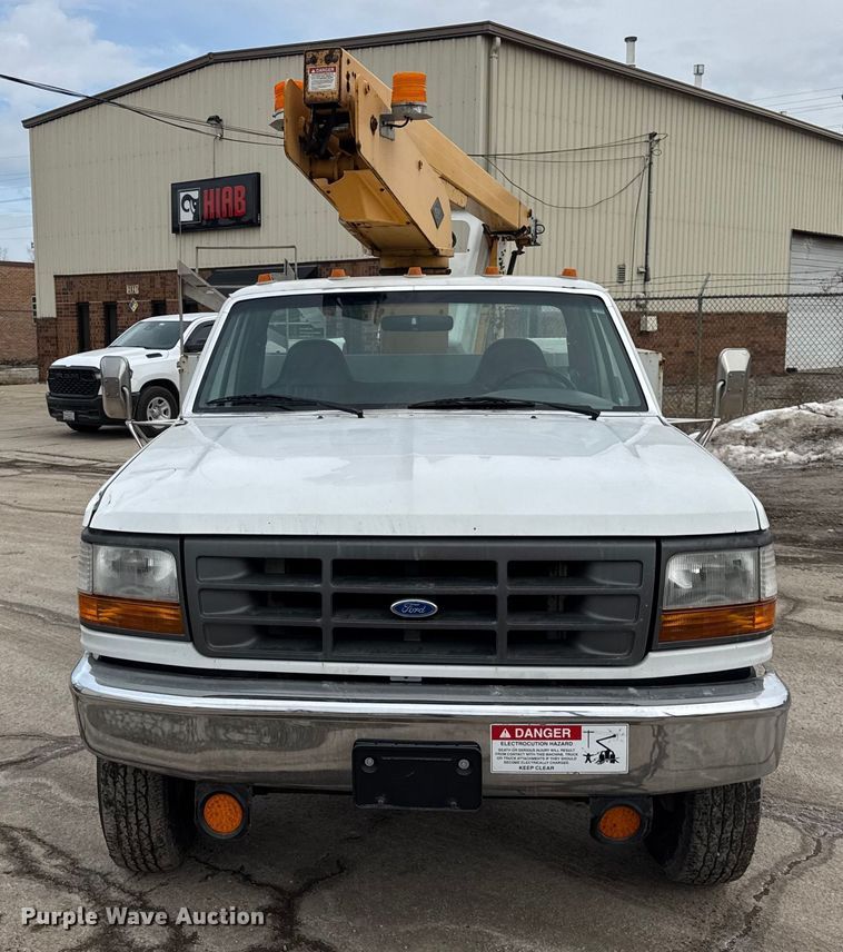 image for item EF2411 1997 Ford F450 Super Duty bucket truck