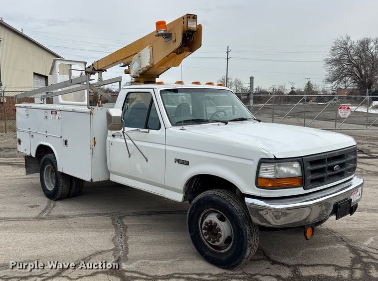 image for item EF2411 1997 Ford F450 Super Duty bucket truck