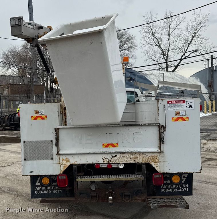 image for item EF2411 1997 Ford F450 Super Duty bucket truck