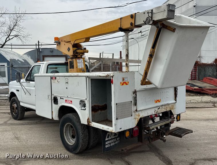 image for item EF2411 1997 Ford F450 Super Duty bucket truck