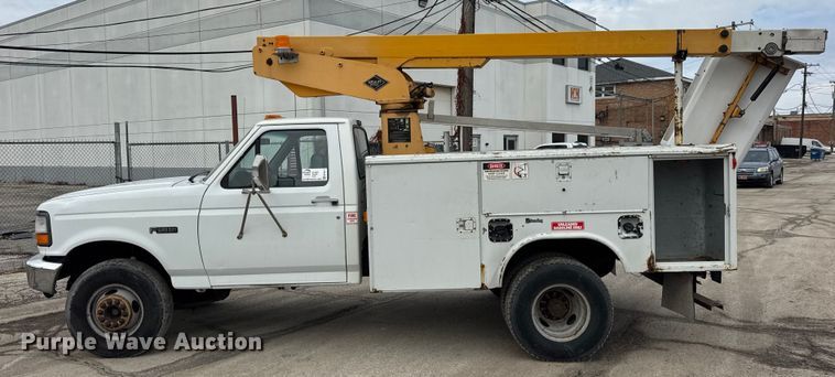 image for item EF2411 1997 Ford F450 Super Duty bucket truck