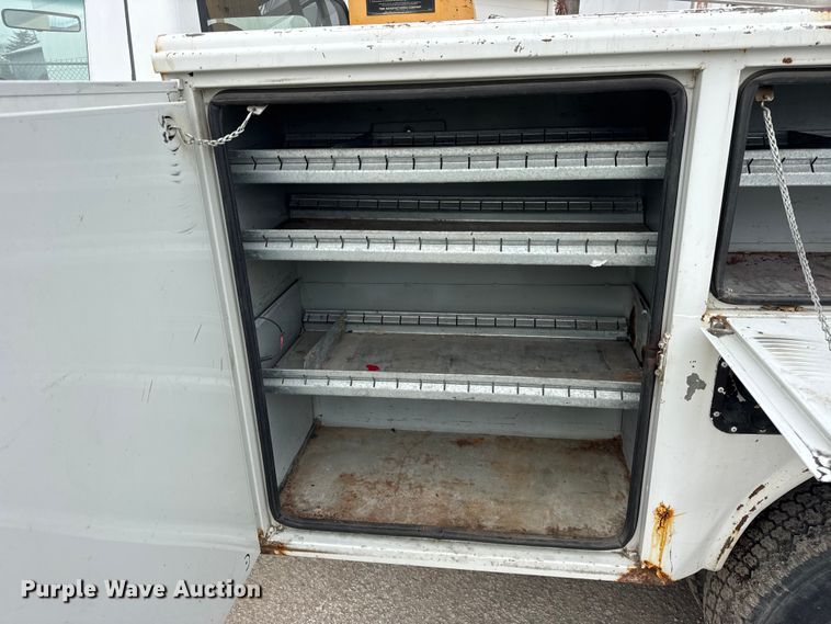 image for item EF2411 1997 Ford F450 Super Duty bucket truck