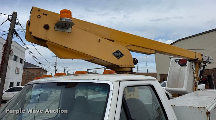 image for item EF2411 1997 Ford F450 Super Duty bucket truck