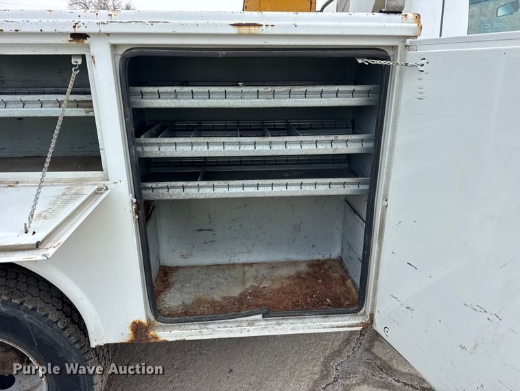 image for item EF2411 1997 Ford F450 Super Duty bucket truck