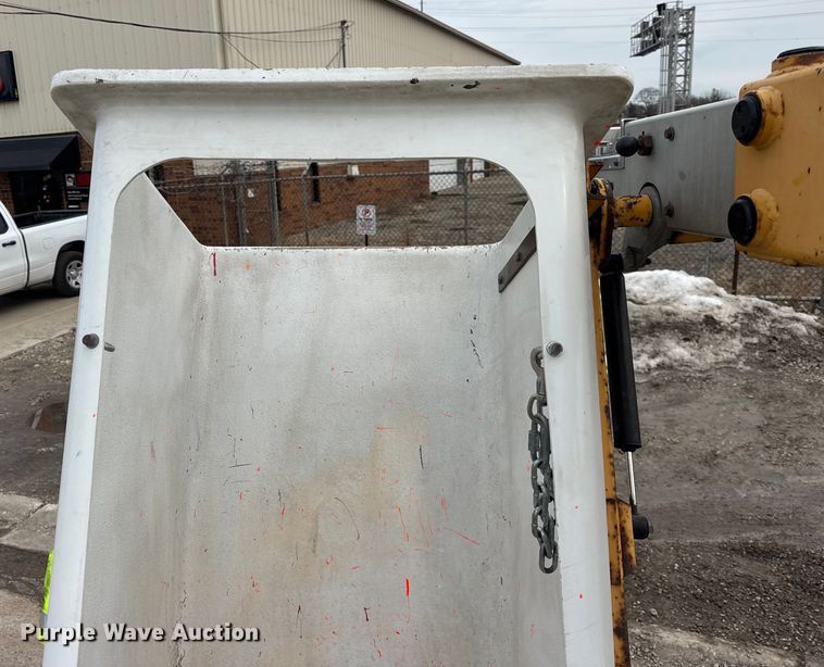 image for item EF2411 1997 Ford F450 Super Duty bucket truck