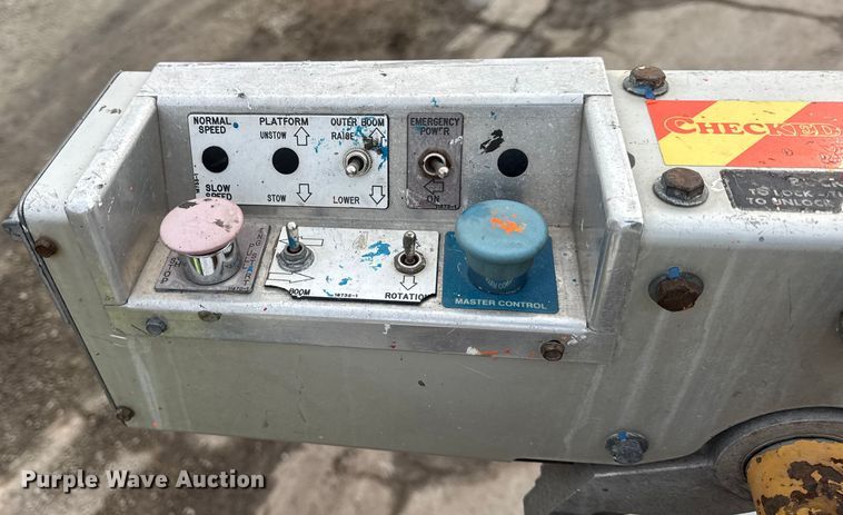 image for item EF2411 1997 Ford F450 Super Duty bucket truck