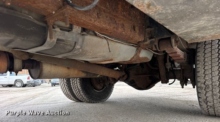 image for item EF2411 1997 Ford F450 Super Duty bucket truck