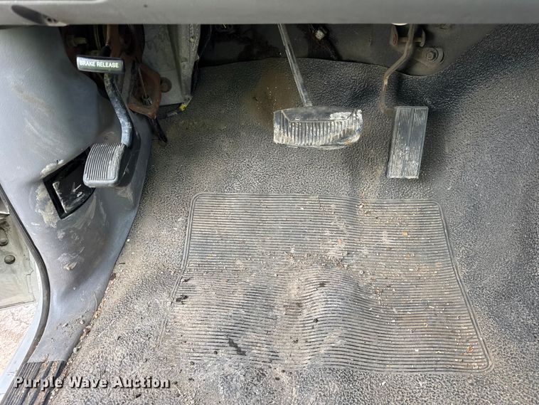 image for item EF2411 1997 Ford F450 Super Duty bucket truck