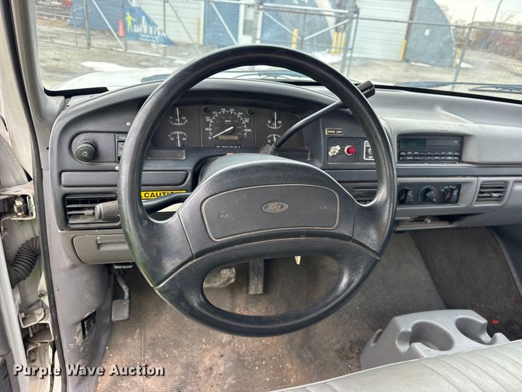 image for item EF2411 1997 Ford F450 Super Duty bucket truck