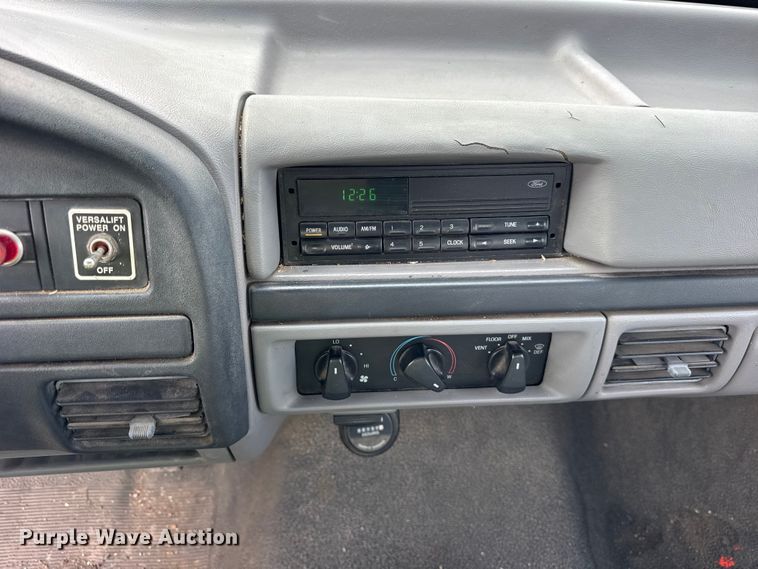 image for item EF2411 1997 Ford F450 Super Duty bucket truck