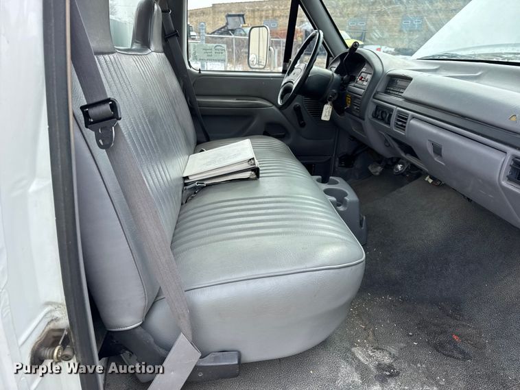 image for item EF2411 1997 Ford F450 Super Duty bucket truck