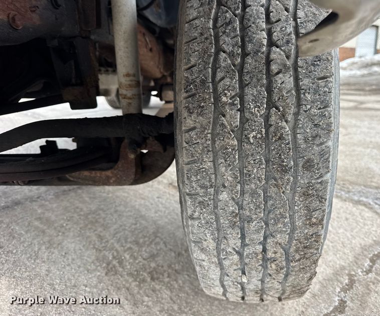 image for item EF2411 1997 Ford F450 Super Duty bucket truck