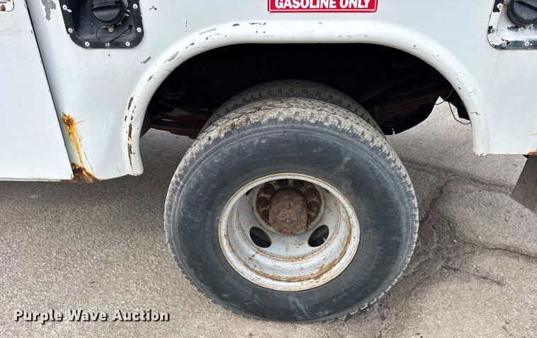 image for item EF2411 1997 Ford F450 Super Duty bucket truck