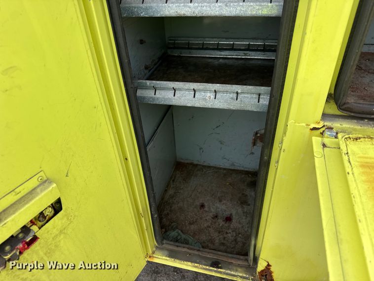 image for item EF2414 2001 Ford F350 Super Duty utility bed pickup truck