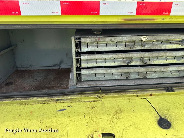 image for item EF2414 2001 Ford F350 Super Duty utility bed pickup truck