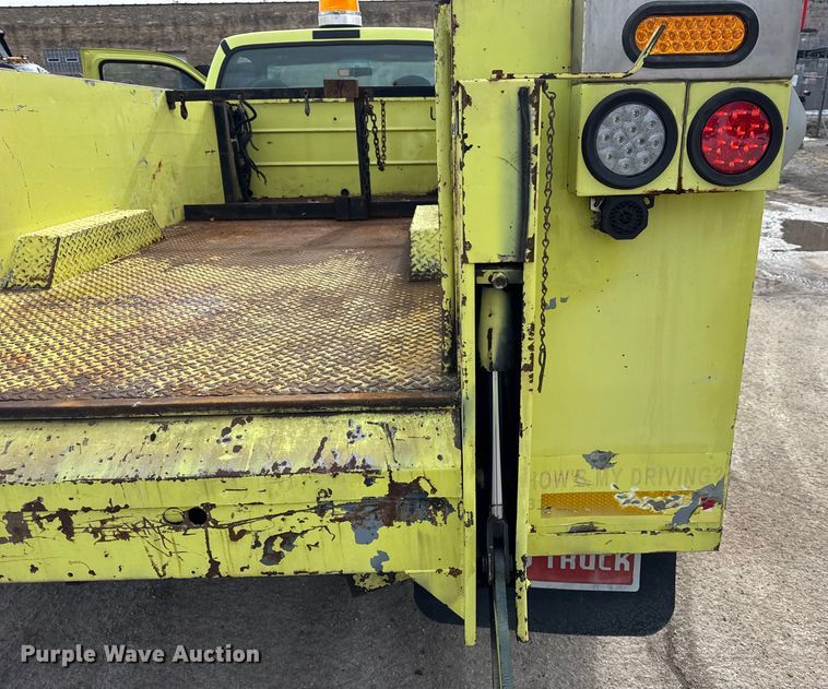 image for item EF2414 2001 Ford F350 Super Duty utility bed pickup truck