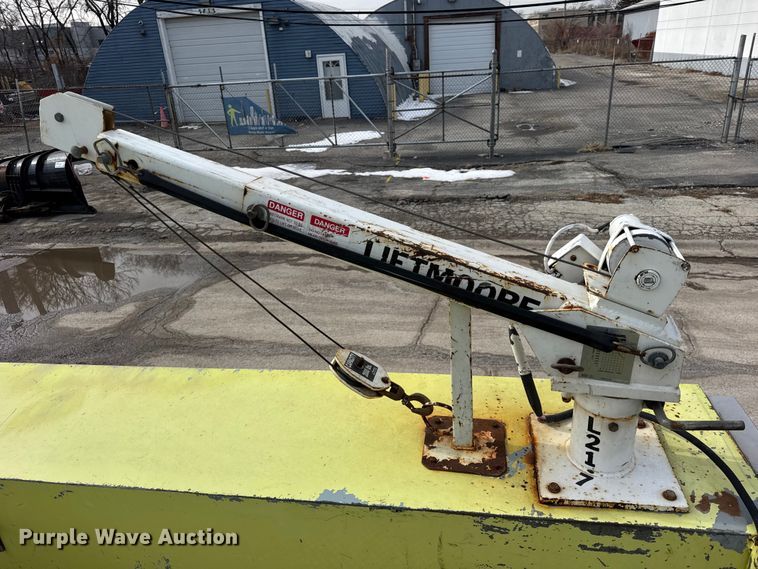 image for item EF2414 2001 Ford F350 Super Duty utility bed pickup truck