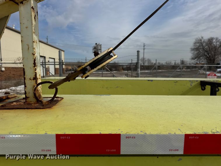 image for item EF2414 2001 Ford F350 Super Duty utility bed pickup truck